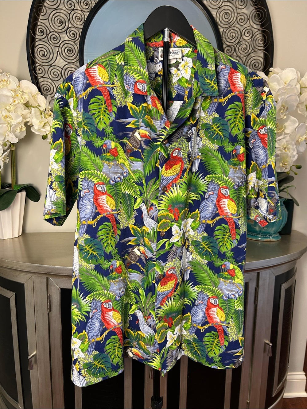 Men's Tropical Parrot Print Short-Sleeve Button-Down Shirt - Navy/Green